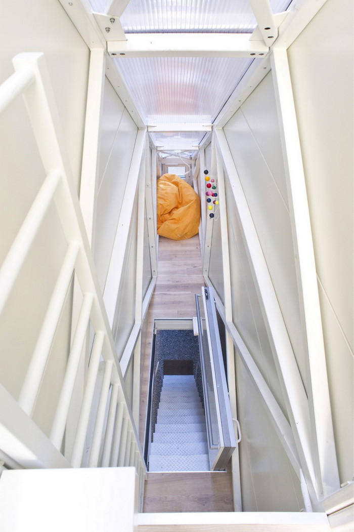 The Narrowest House In The World: Find Your Niche - Sheet1
