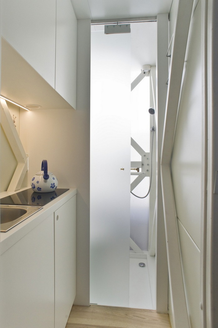 The Narrowest House In The World: Find Your Niche - Sheet9