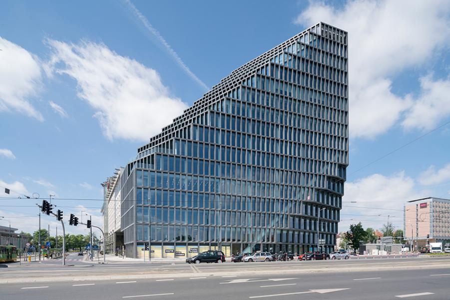 Poznan Baltic- A Building That Looks Radically Different From Every Side - Sheet6