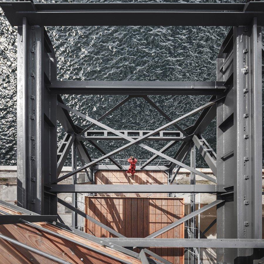 Old Port Crane Changed Into A Luxury Apartment For Fans Of Black Interiors - Sheet2