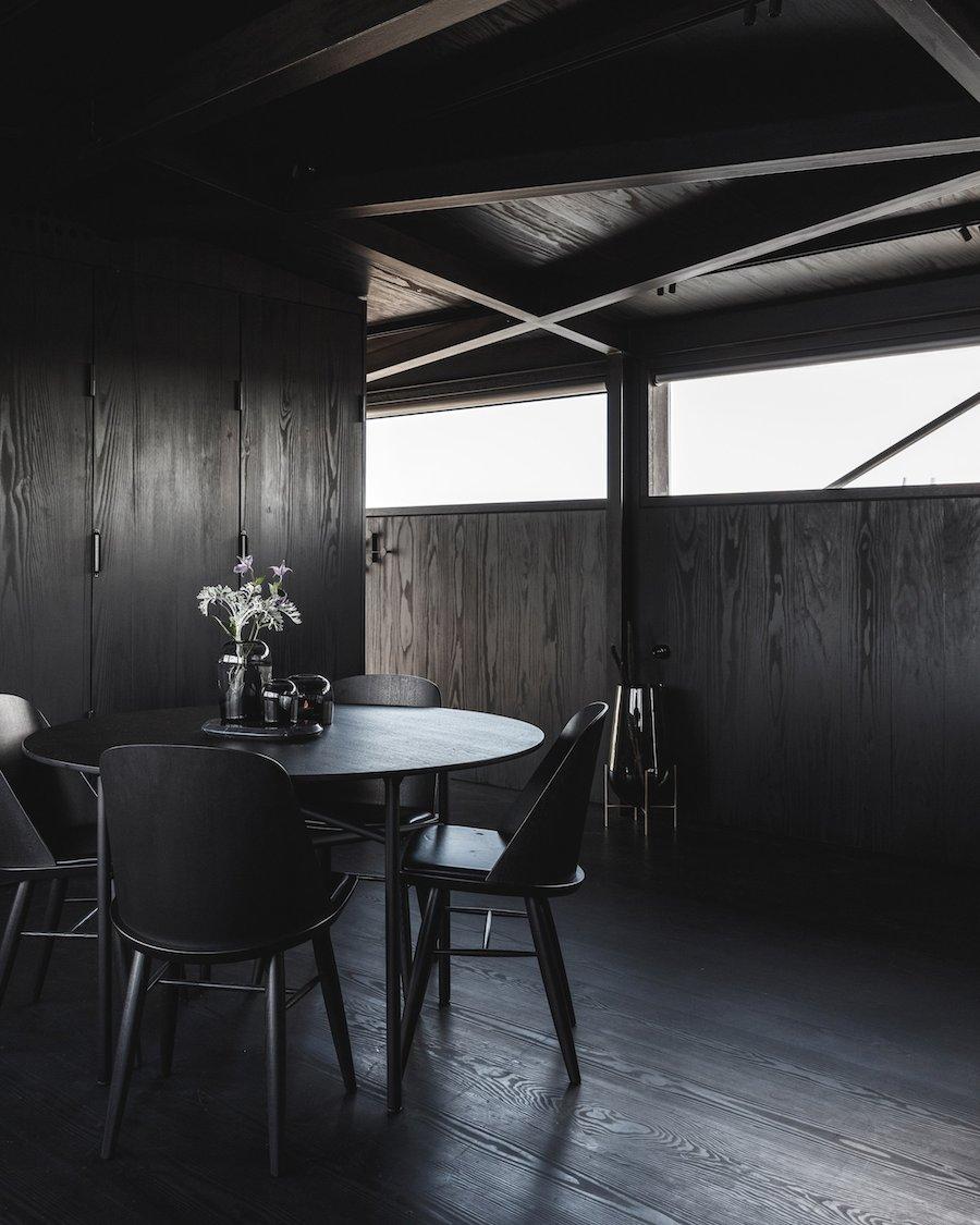Old Port Crane Changed Into A Luxury Apartment For Fans Of Black Interiors - Sheet8