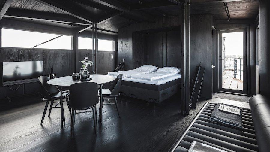 Old Port Crane Changed Into A Luxury Apartment For Fans Of Black Interiors - Sheet10
