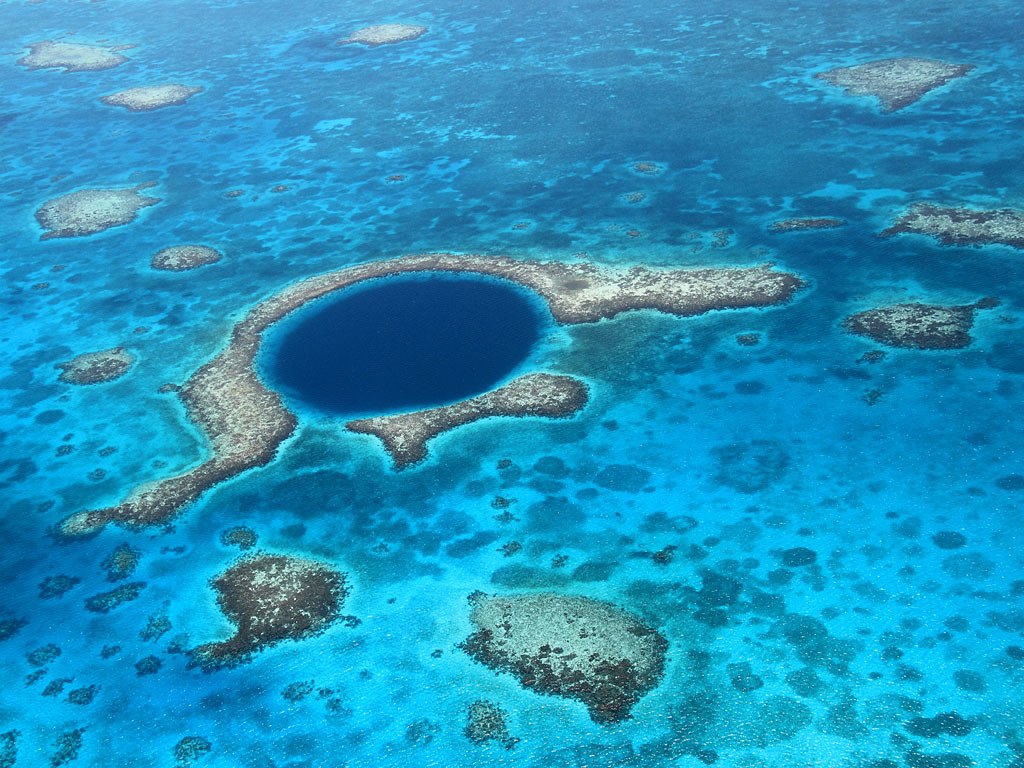 20 Architectural Scariest Places In The World - The Great Blue Hole, Belize