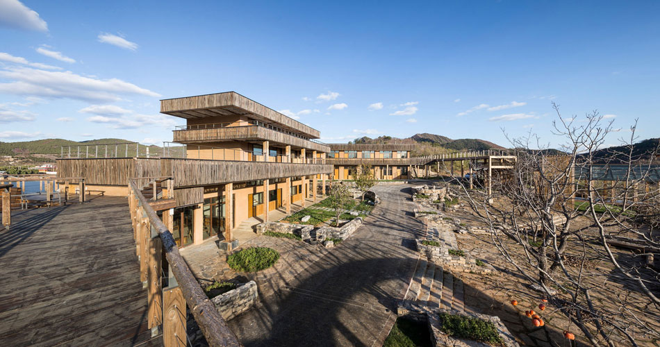 Best Hotels of year 2017 - Beijing Jinhai Lake International Resort | SYN Architects