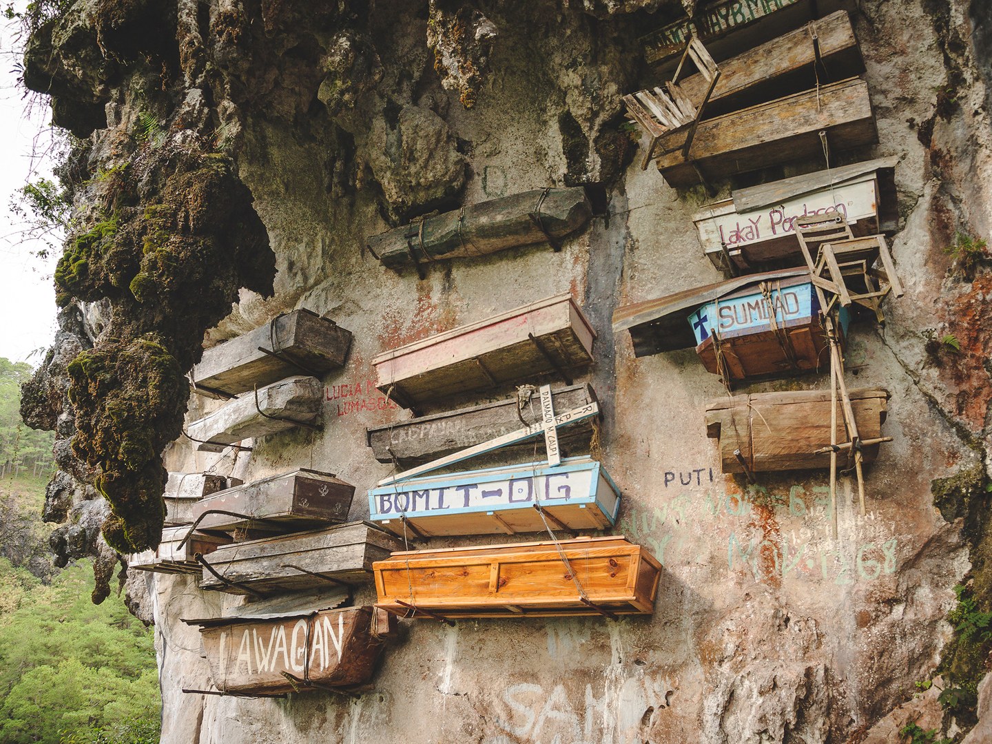 20 Architectural Scariest Places In The World - Hanging Coffins of Sagada Philippines