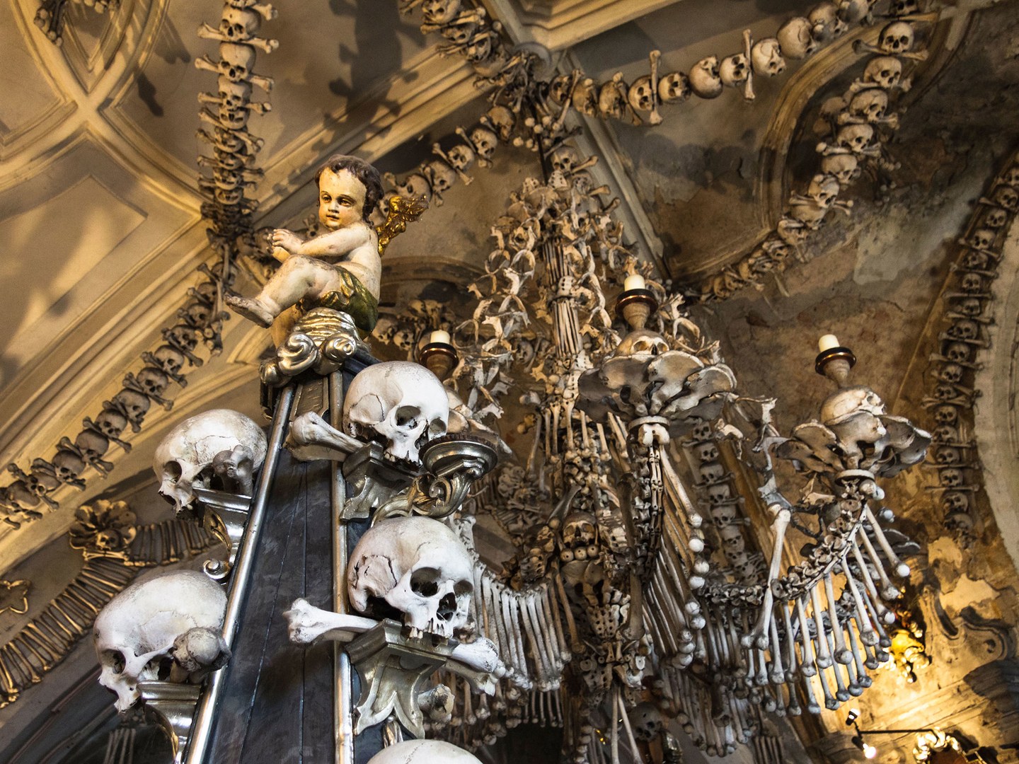 20 Architectural Scariest Places In The World - Sedlec Ossuary Kutná Hora Czech Republic