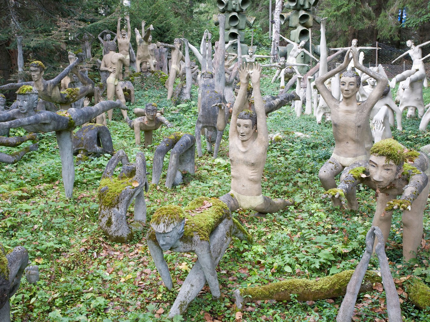 20 Architectural Scariest Places In The World - Veijo Rönkkönen Sculpture Garden Parikkala Finland
