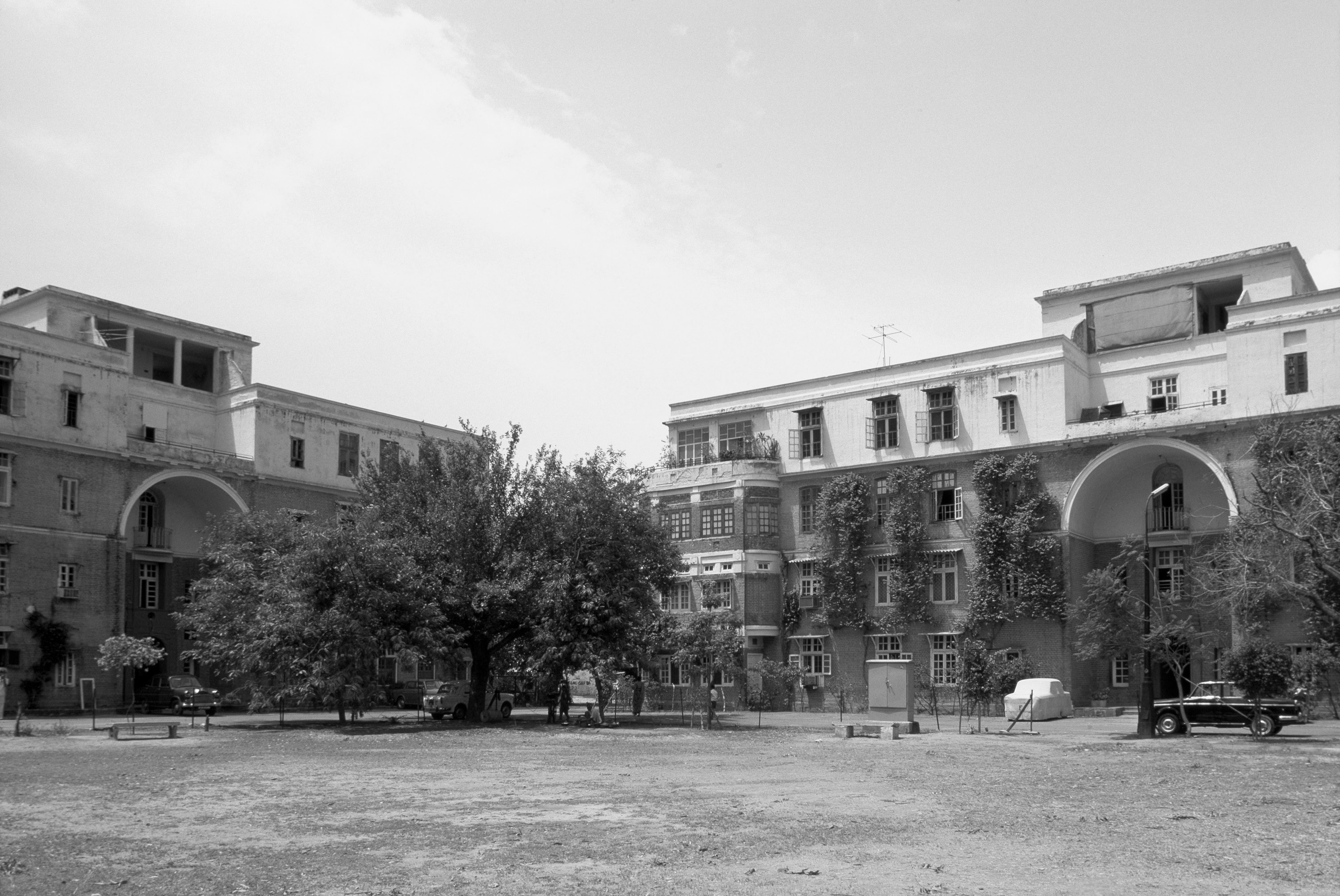 A journey of 100 years of Architecture in India | Part 01 - 1945 Sujan Singh Park Complex, New Delhi
