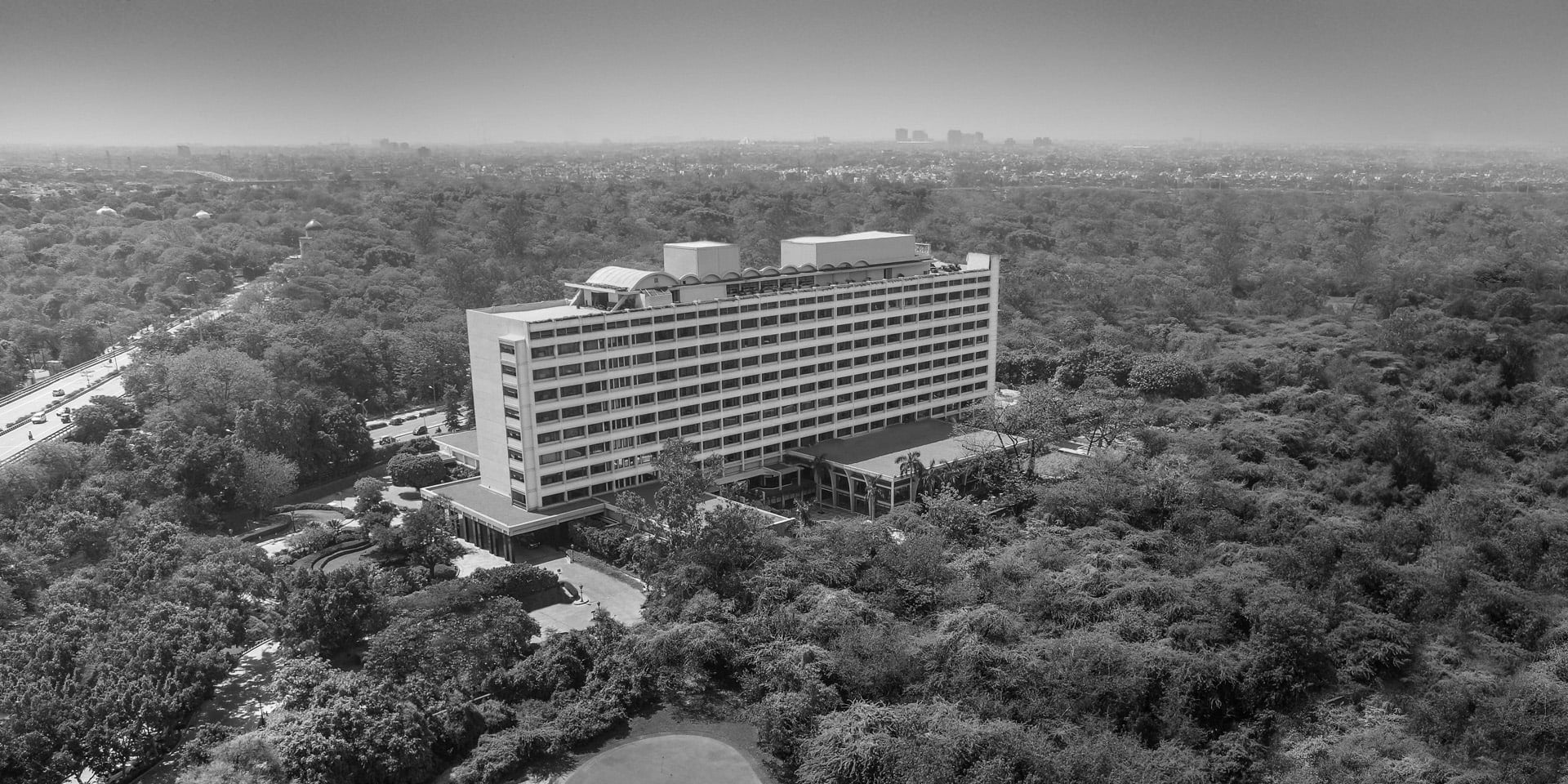 A journey of 100 years of Architecture in India | Part 01 - 1950-52 Oberoi Hotel, New Delhi