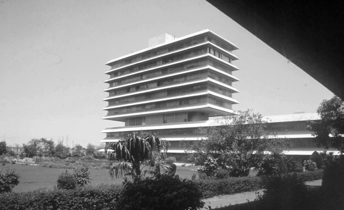 A journey of 100 years of Architecture in India | Part 02 - 1963-67 Administrative Building H M T Limited, Hyderabad