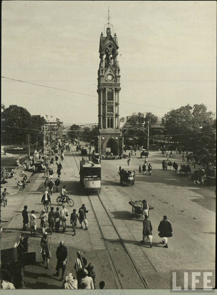 Delhi Now & Then - See how Delhi has changed through CENTURIES. This Is Amazing.! - Delhi road with Watch Tower