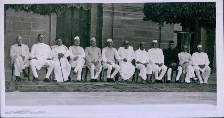 Delhi Now & Then - See how Delhi has changed through CENTURIES. This Is Amazing.! - First Meeting of the Indian Governors - New Delhi, May 1949