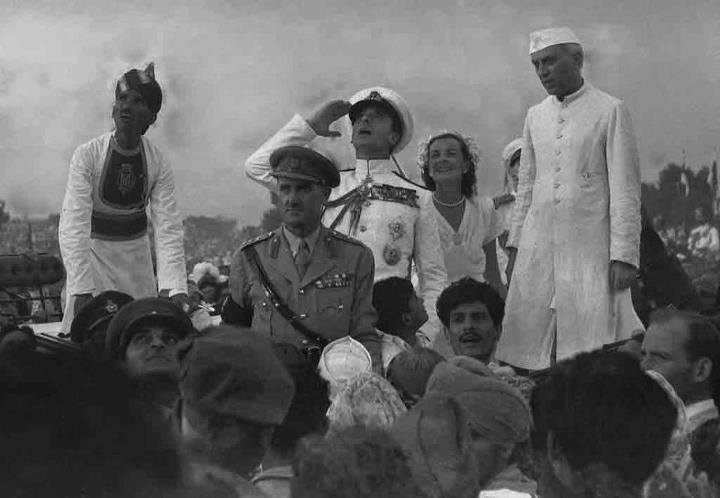 Delhi Now & Then - See how Delhi has changed through CENTURIES. This Is Amazing.! - India's First Independence Day Celebrations in Delhi - August 15, 1947