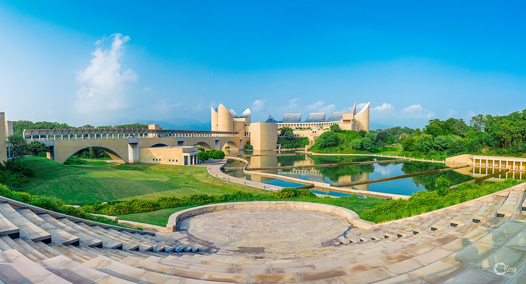 17 Offbeat Places in India Every Architect Must Visit - Virasat-e-Khalsa by Moshe Safdie