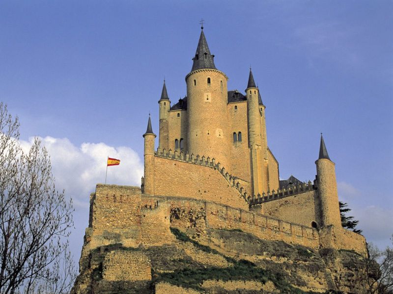 Amazing Historical Buildings shining this world with their Beautiful creativity!! - Alcazar Tower, Segovia, Spain