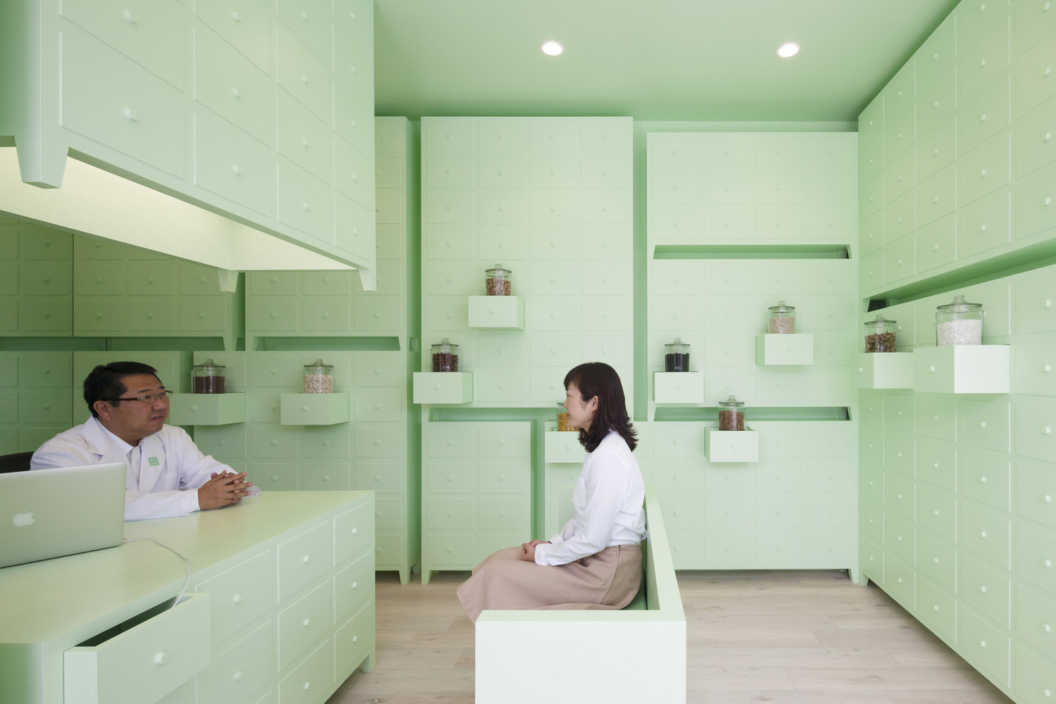 10 Different Projects That Feature the Color Green! - SUMIYOSHIDO kampo lounge / id inc.