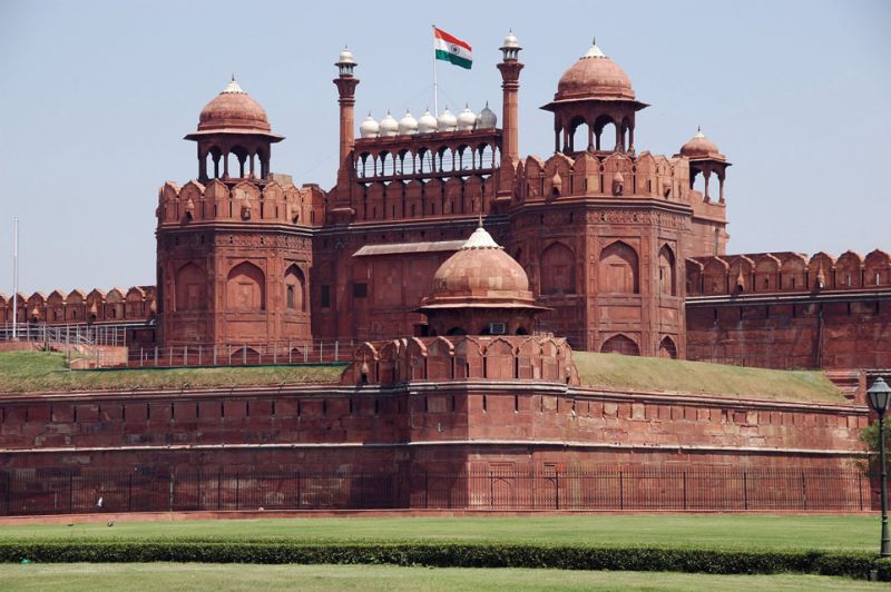 Amazing Historical Buildings shining this world with their Beautiful creativity!! - Red Fort, Delhi, India