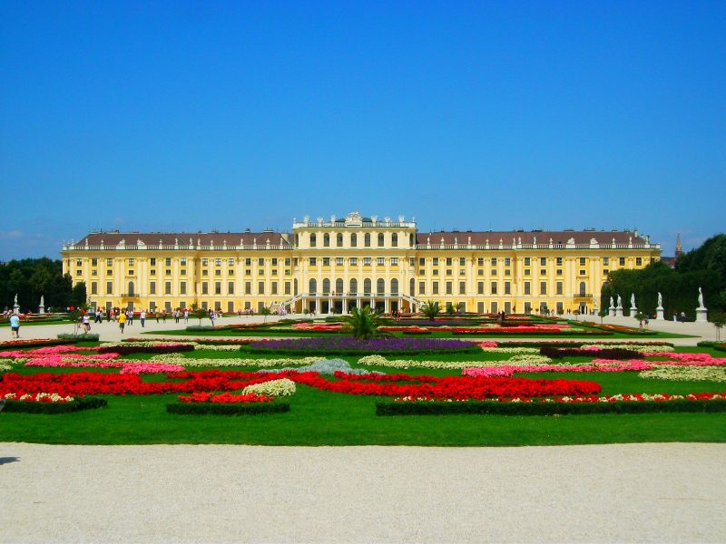 Amazing Historical Buildings shining this world with their Beautiful creativity!! - Schönbrunn Palace, Vienna, Austria