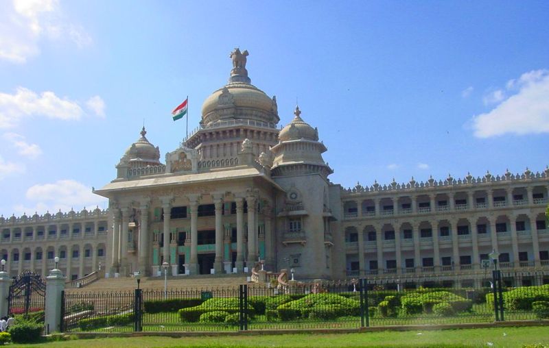 Amazing Historical Buildings shining this world with their Beautiful creativity!! - Vidhana Soudha India