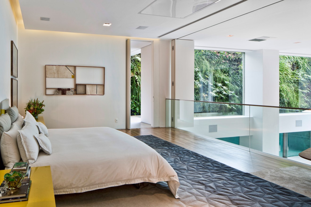 This Sao Paulo Home has a Pool in Its Living Room | Fernanda Marques ...