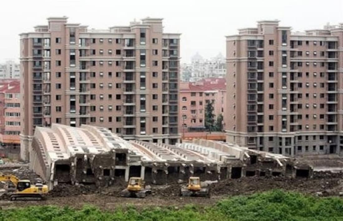 The 10 Worst Architecture Fails - The Lotus Riverside