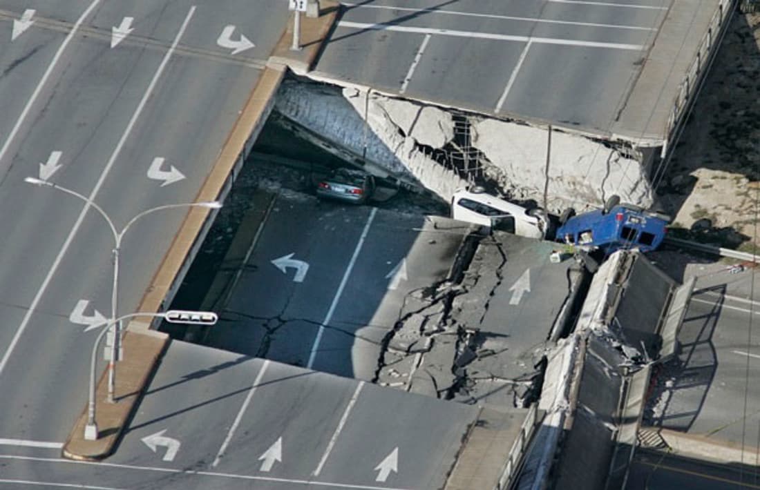 The 10 Worst Architecture Fails - Highway 19 Overpass