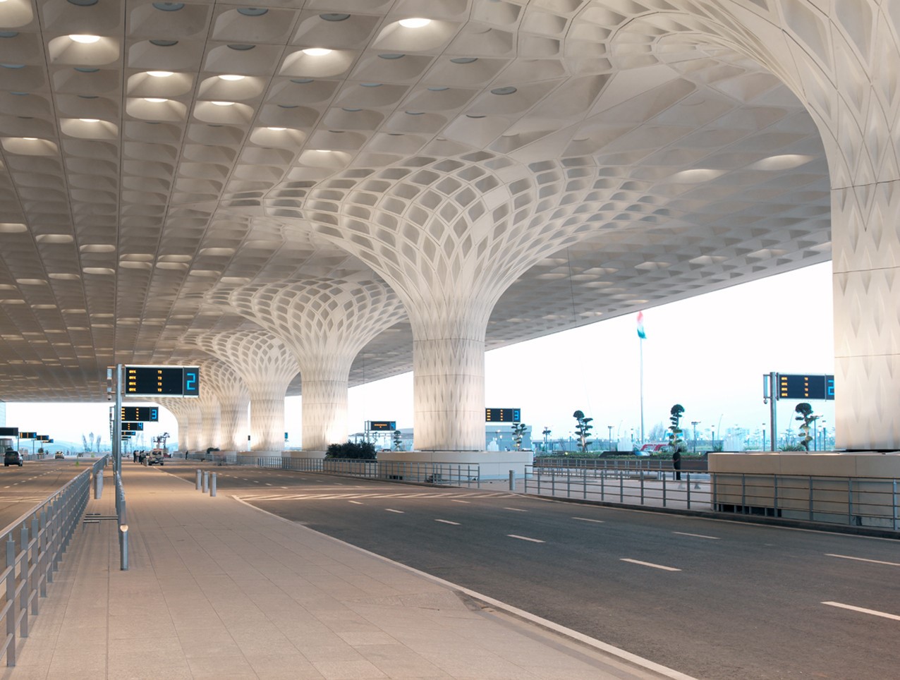 Chhatrapati Shivaji International Airport Terminal by SOM Architects
