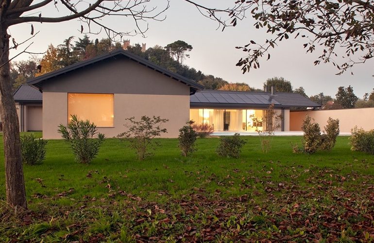 032_House On The Hills By MIDE Architetti