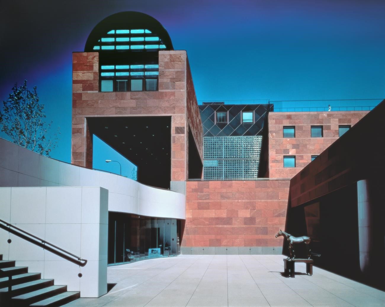The man of the East and the West wins Pritzker Prize 2019 - Sheet6