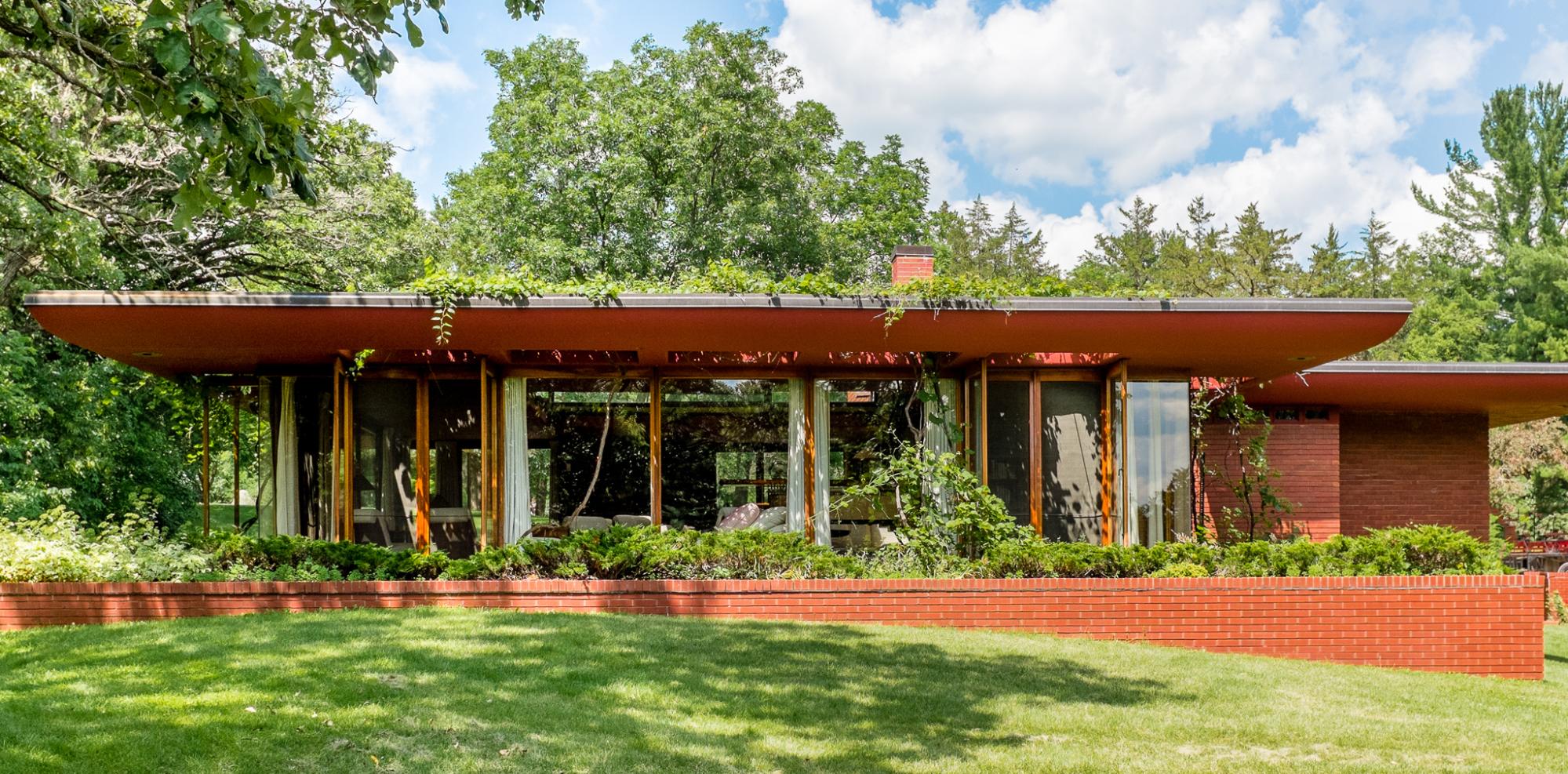 Happy 152nd Birthday Frank! 50 projects by "America’s greatest Architect" (that you can visit) - Lowell Walter Residence (1945)