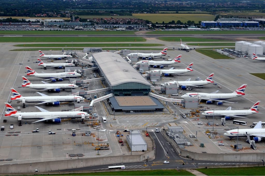 25 Works of Richard Rogers Every Architect should visit - Heathrow Airport