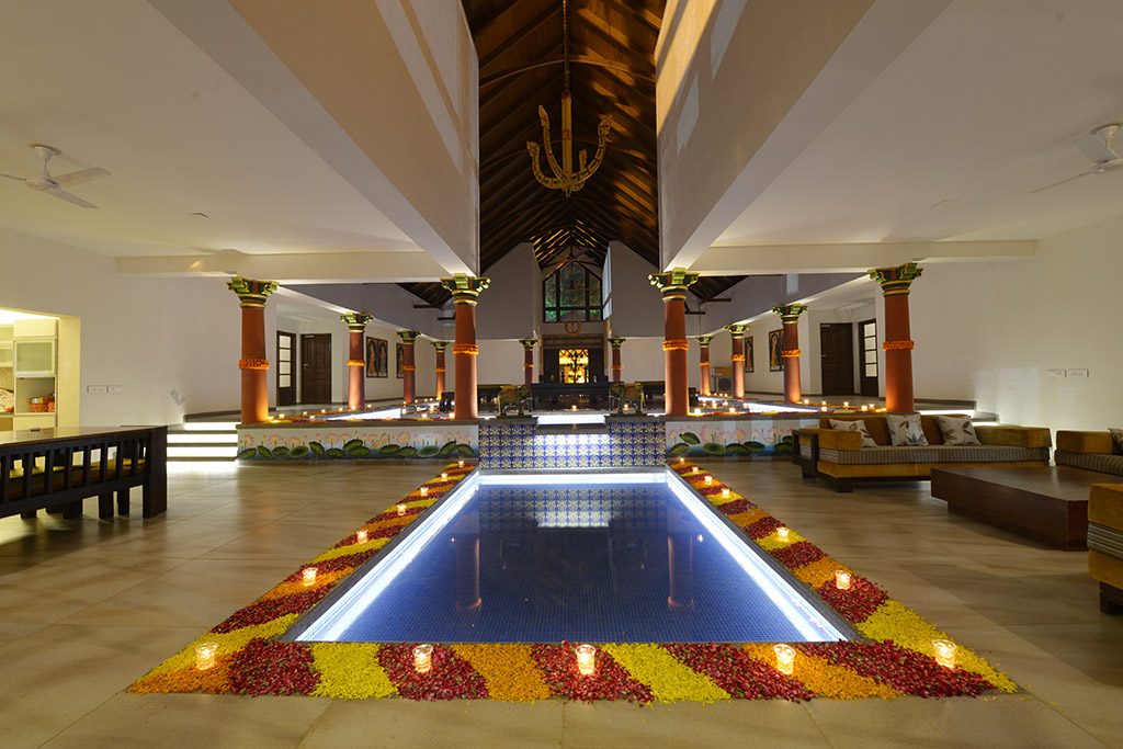 Cooling Waters Weekend Home by Archana Shah