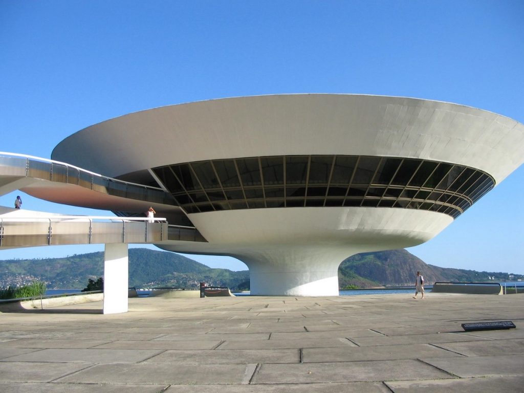 25 Works of Oscar Niemeyer Every Architect should visit - Niterói Contemporary Art Museum, Brazil