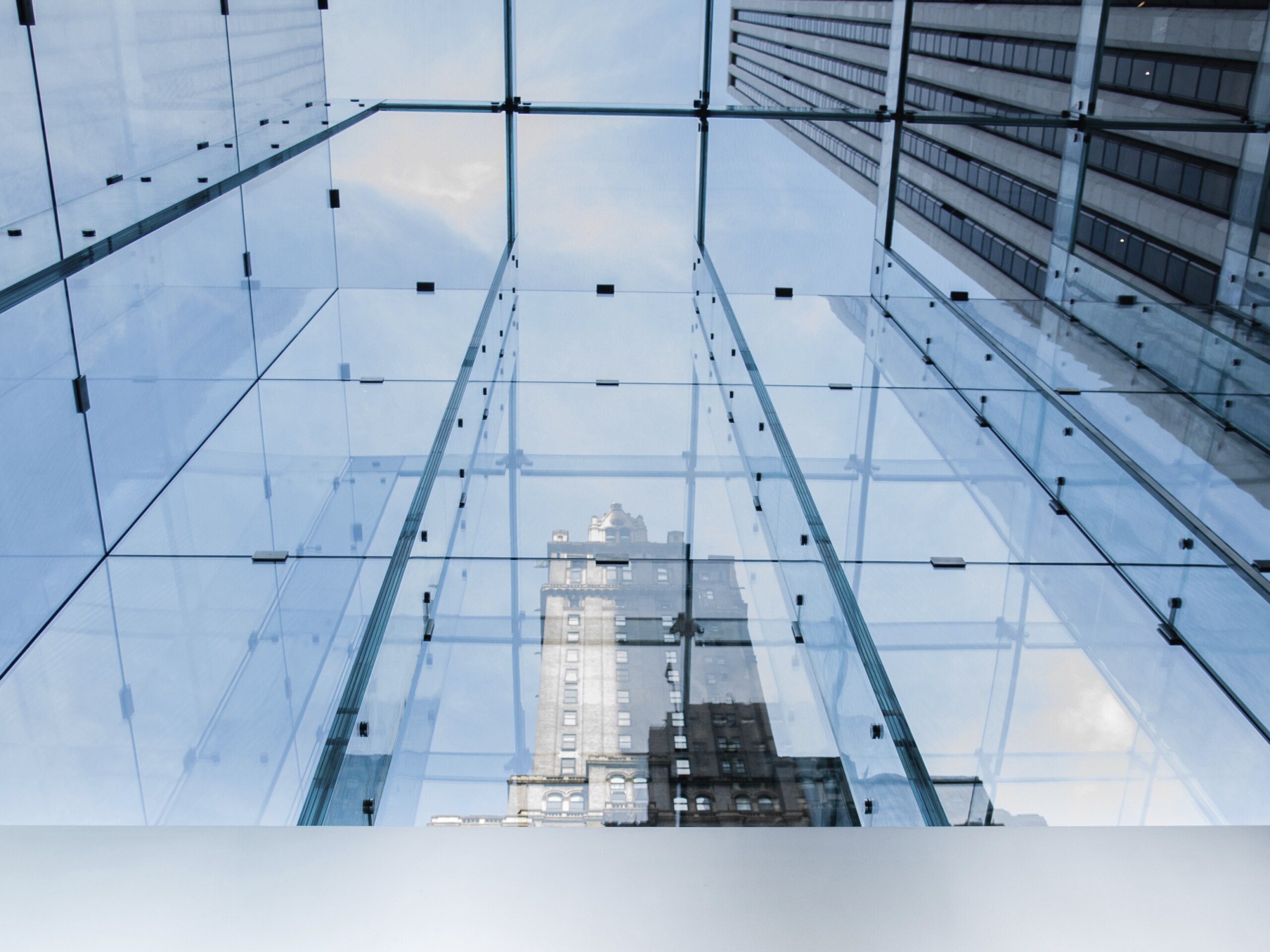 Retail Design: The influence of Architecture on Brand image - Sheet3