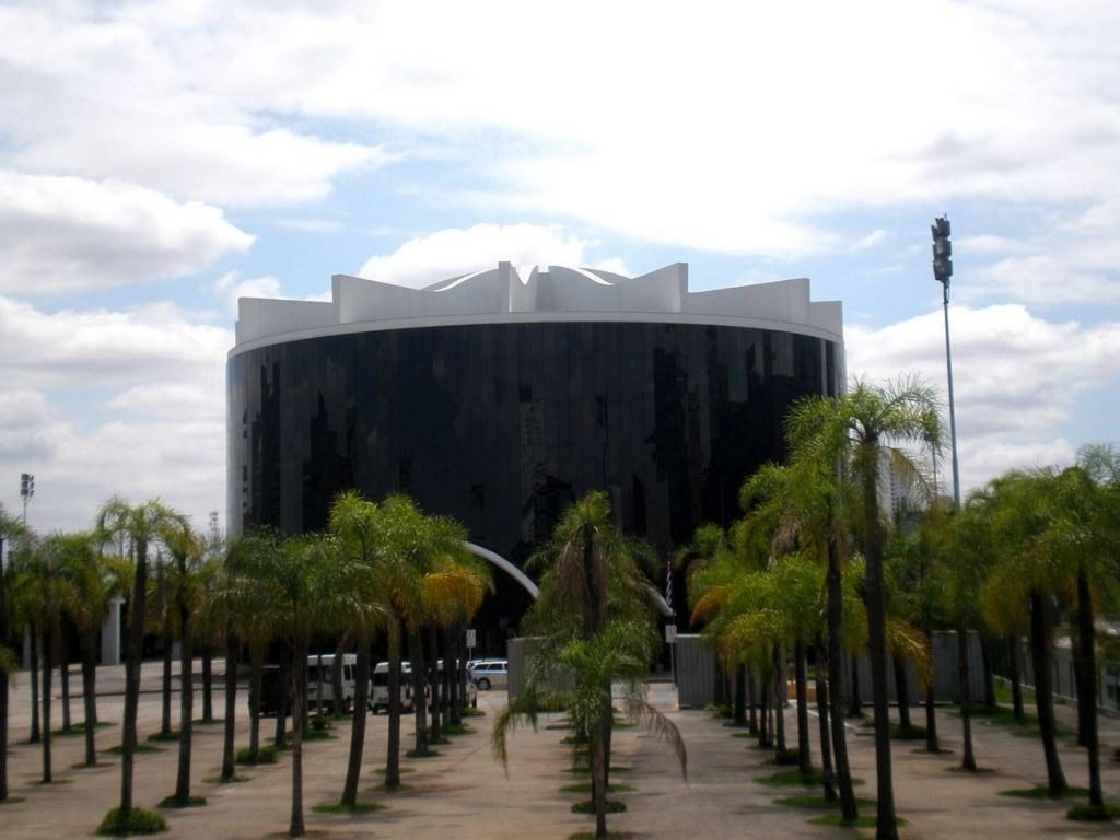 25 Works of Oscar Niemeyer Every Architect should visit - Latin American Parliament, Brazil