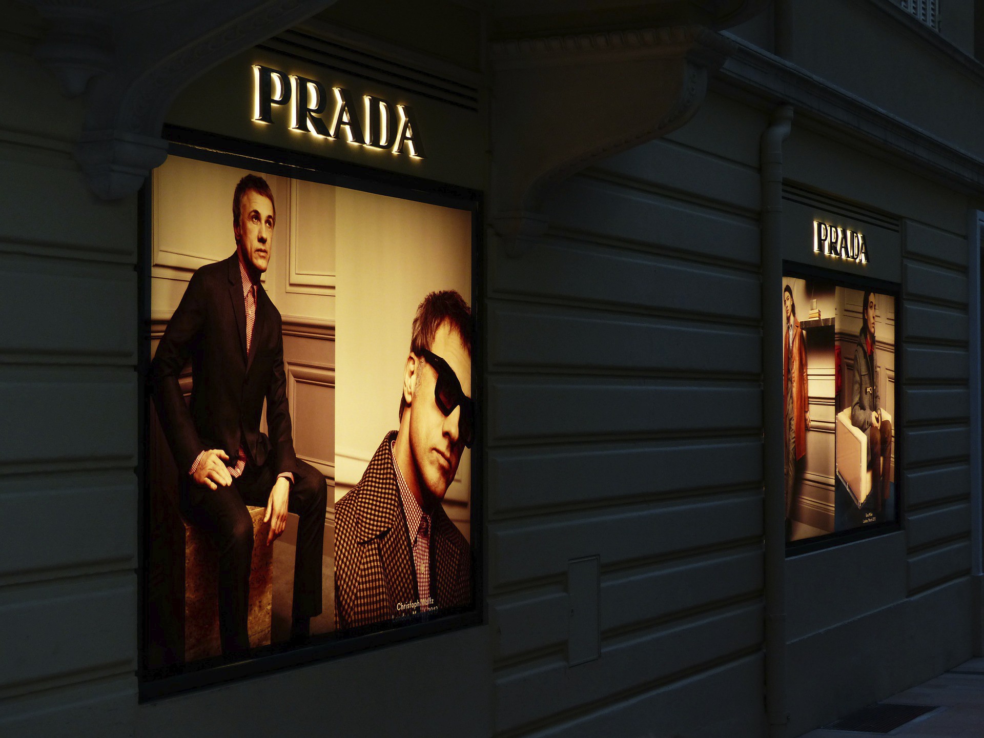 Retail Design: The influence of Architecture on Brand image - Sheet1