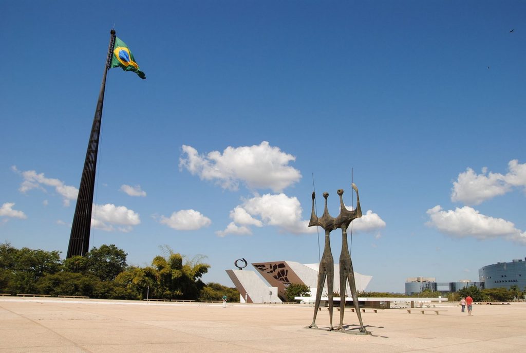 25 Works of Oscar Niemeyer Every Architect should visit - Praça dos Três Poderes, Brazil