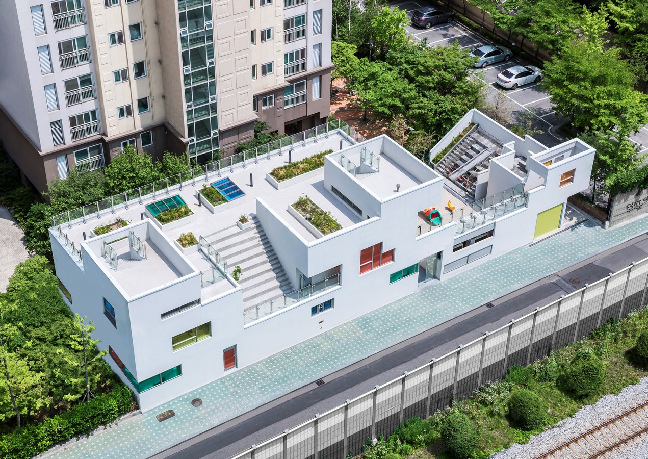 TETRIS NURSERY by IROJE KHM Architects