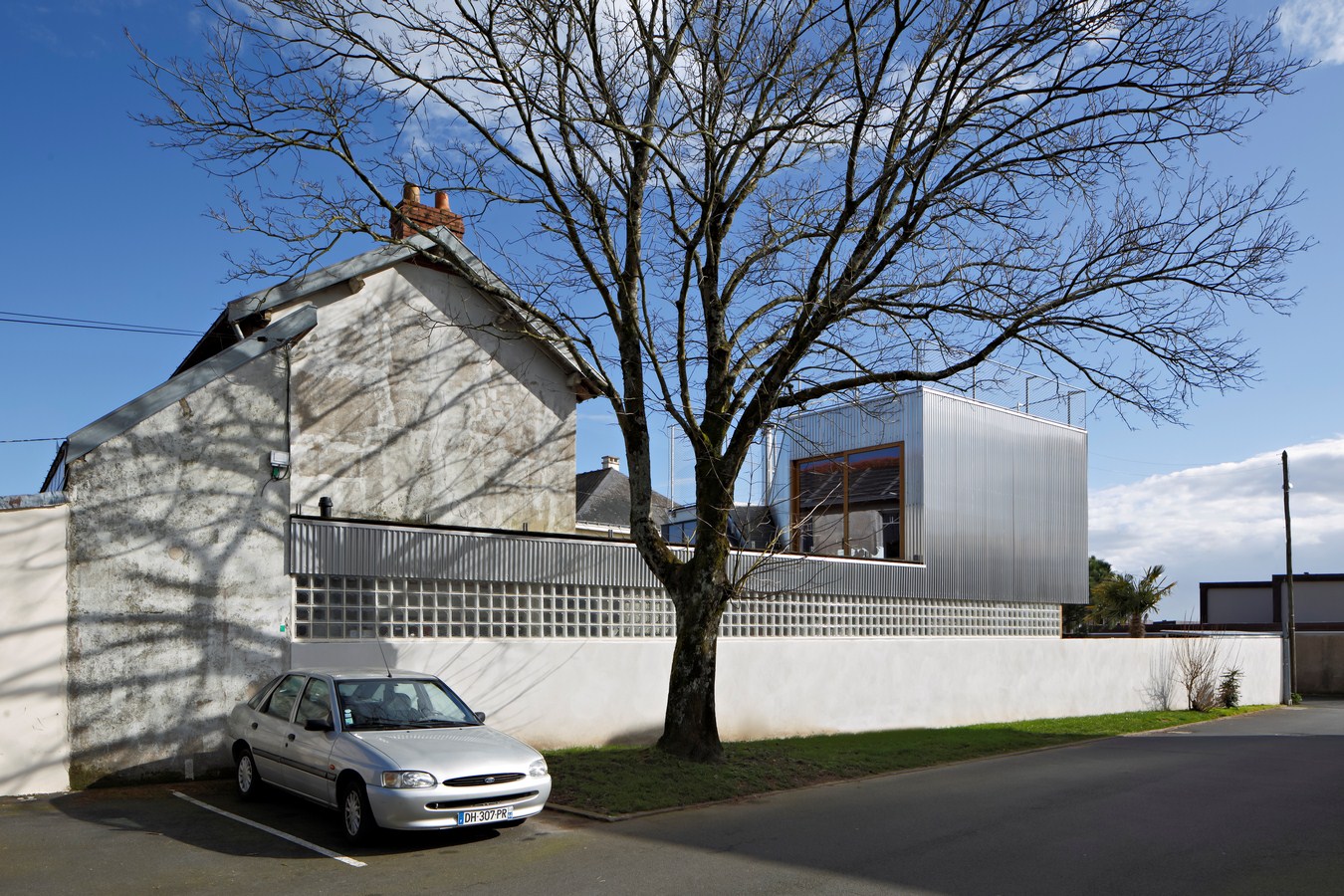 The Landscape House By Mabire Reich Architects