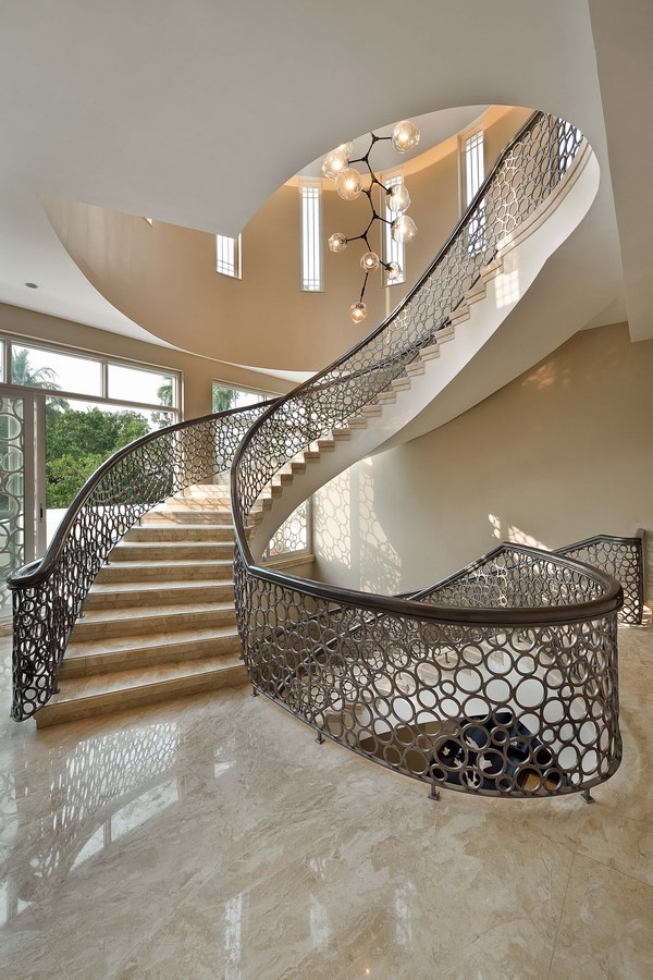 House by the Canal By Kham Consultants