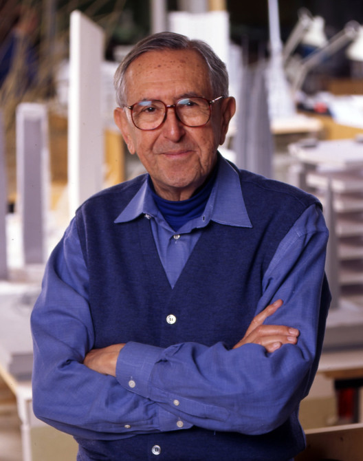 50 Famous Architects in the World of all Time - César Pelli