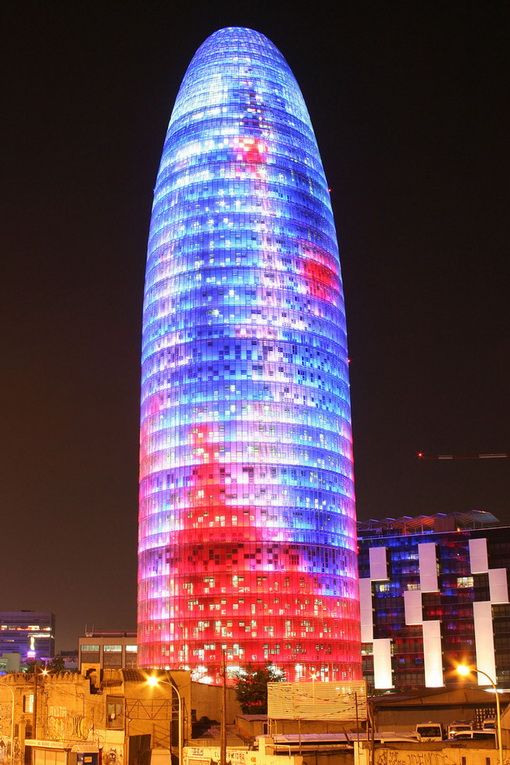 50 Famous Architects in the World of all Time - Jean Nouvel_Agbar Tower, Spain
