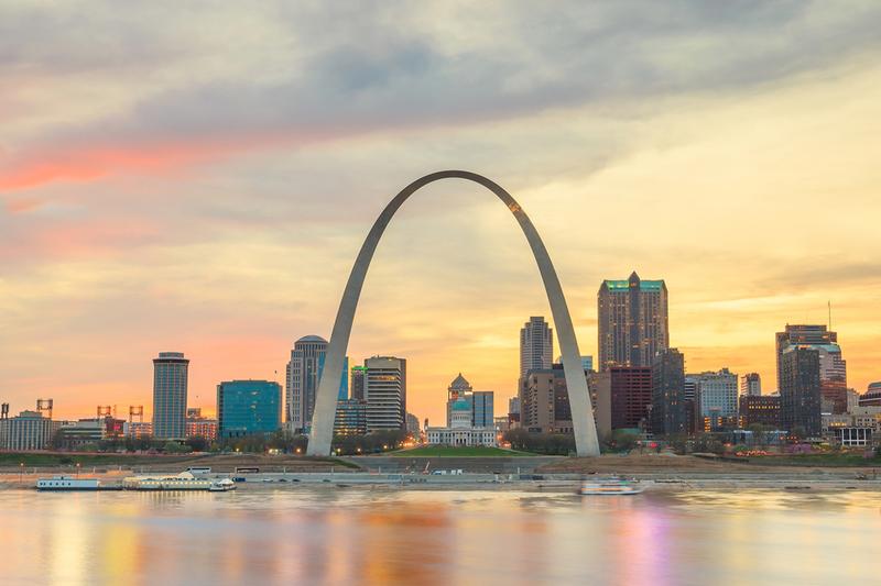 Eero Saarinen_Gateway Arch, Missouri