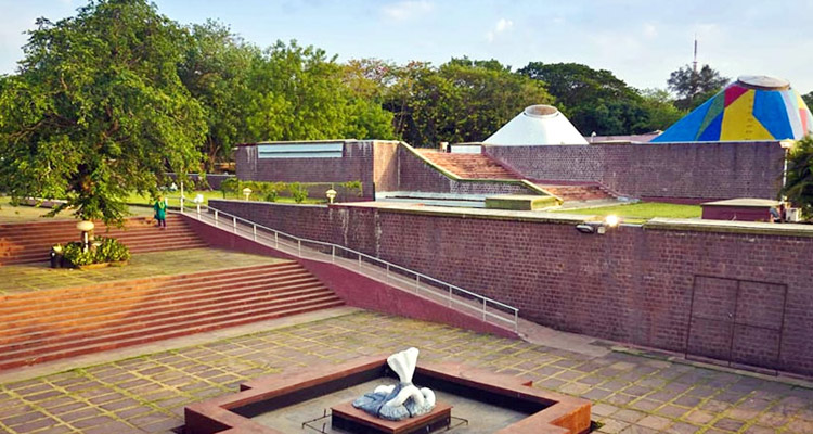 Charles Correa - Bharat Bhavan, India