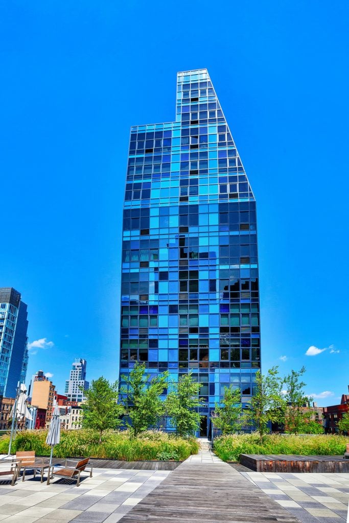 Bernard Tschumi - Blue Condominium, New York