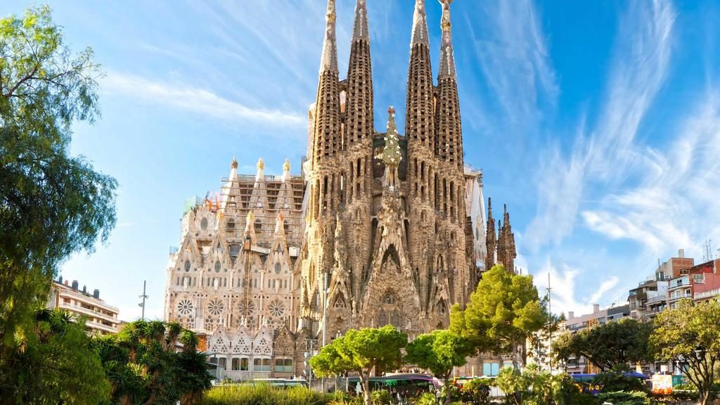 Antoni Gaudi - Sagrada Família, Spain