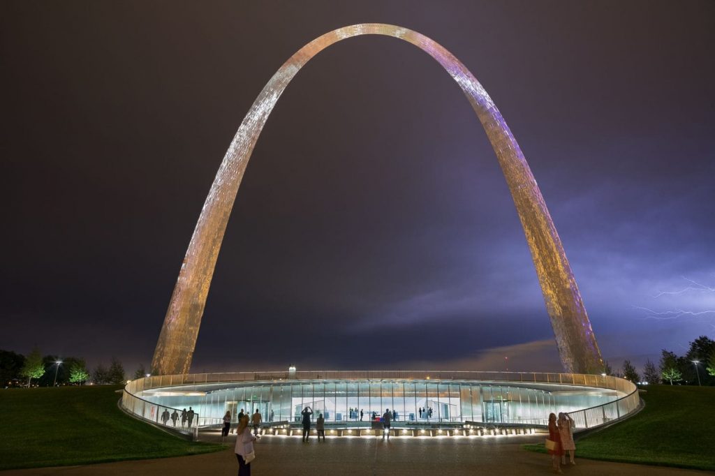 50 of The Most Iconic Buildings of  Modern Architecture - Gateway Arch