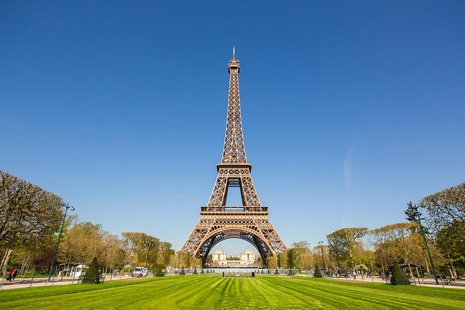 50 of The Most Iconic Buildings of  Modern Architecture - Eiffel Tower