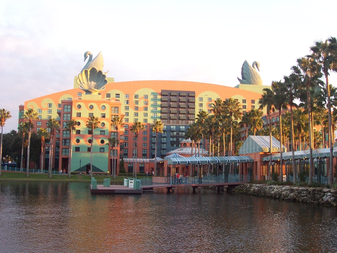 15 Most Important Projects by Michael Graves - Walt Disney World Swan, USA