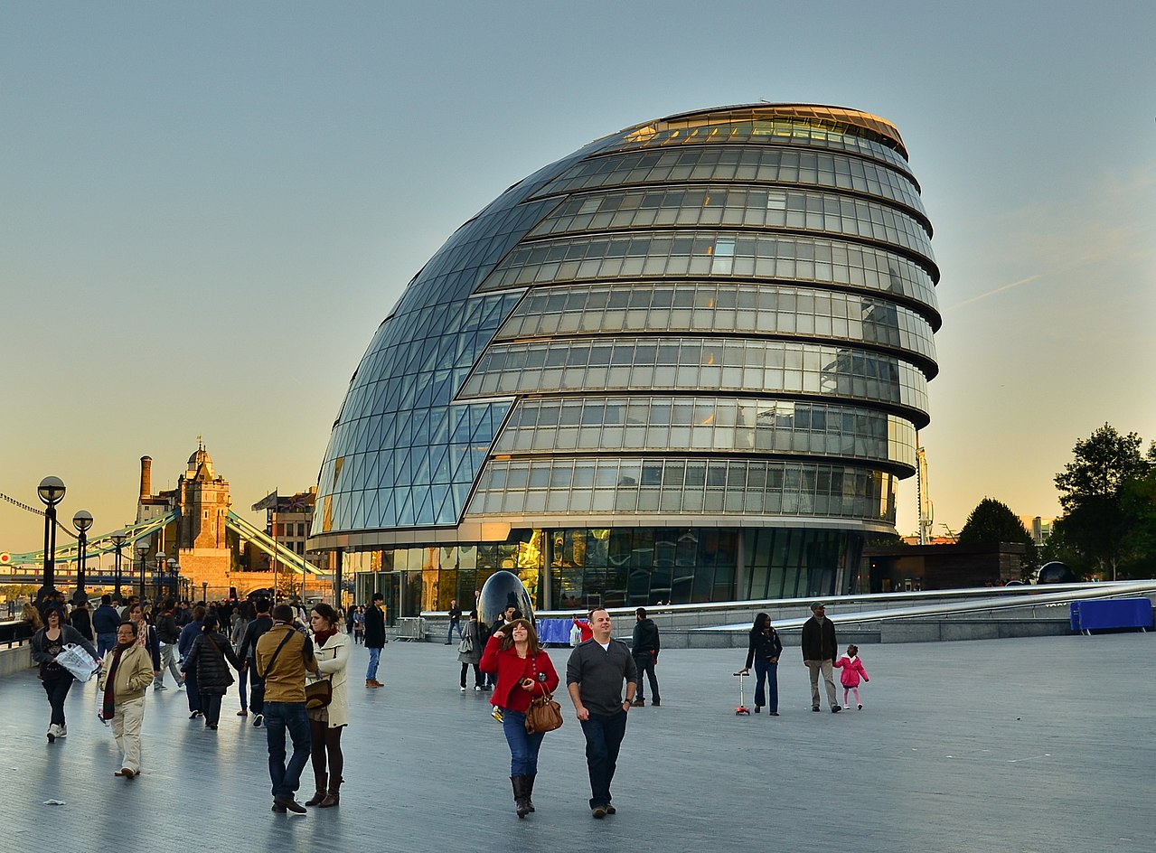 25 Projects by Norman Foster that made him a leader in the Architecture Industry - City Hall, London
